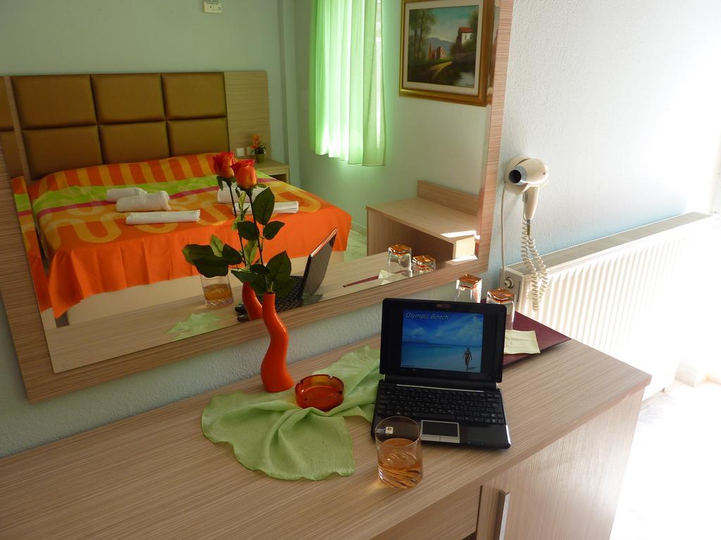 Hotel White Rose Beach Olympiakí Aktí Exterior foto